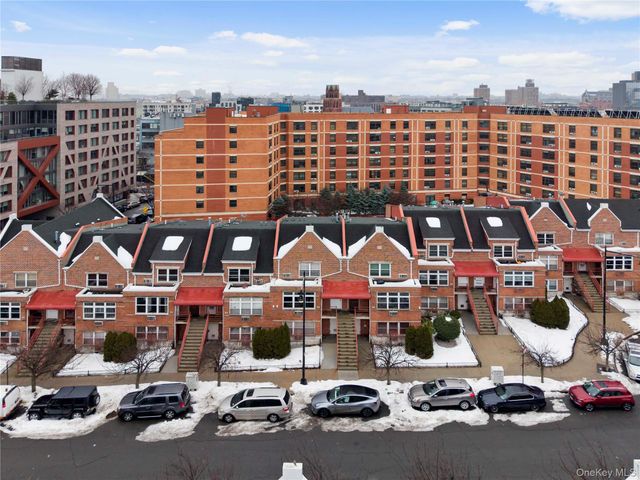 6 Renaissance Court 16B, Brooklyn, NY 11206