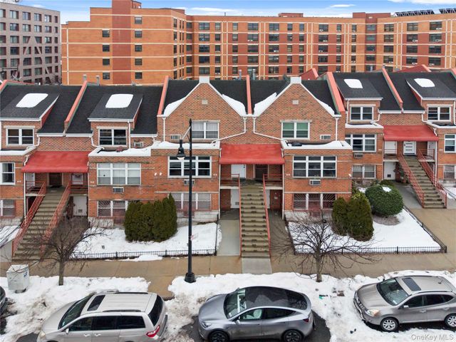 6 Renaissance Court 16B, Brooklyn, NY 11206