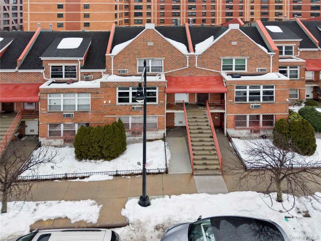 6 Renaissance Court 16B, Brooklyn, NY 11206