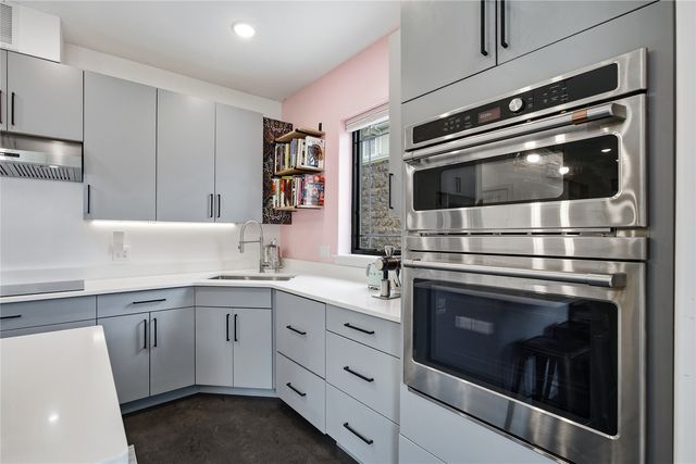 156 Prairie Hill Ln, Iowa City, IA 52246