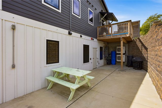 156 Prairie Hill Ln, Iowa City, IA 52246