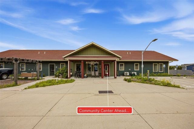 156 Prairie Hill Ln, Iowa City, IA 52246
