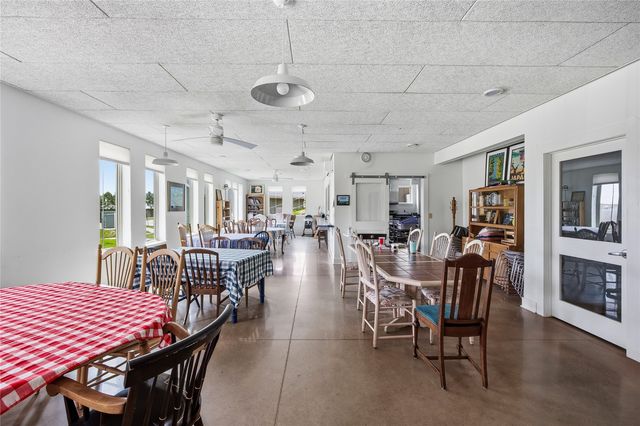 156 Prairie Hill Ln, Iowa City, IA 52246