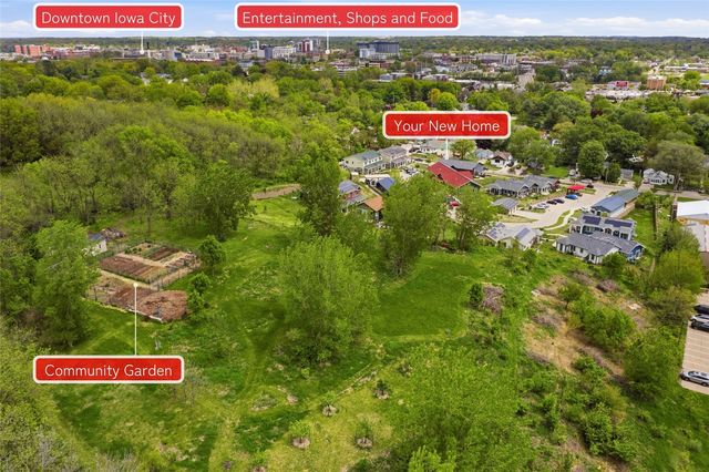 156 Prairie Hill Ln, Iowa City, IA 52246