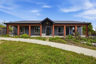 156 Prairie Hill Ln, Iowa City, IA 52246
