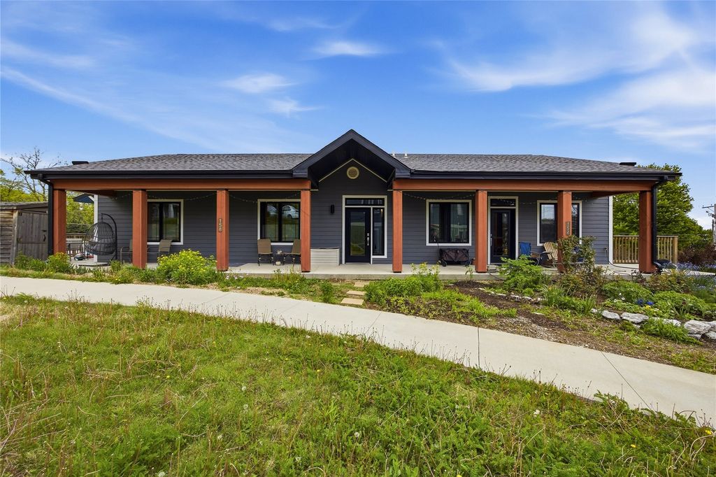156 Prairie Hill Ln, Iowa City, IA 52246