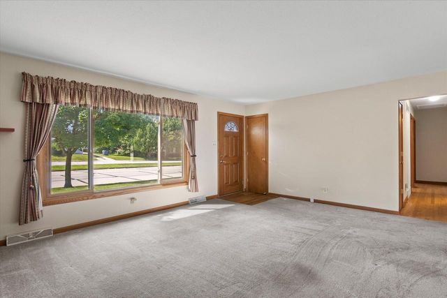 9414 W Oklahoma AVENUE, West Allis, WI 53227