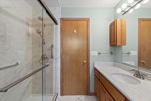 9414 W Oklahoma AVENUE, West Allis, WI 53227
