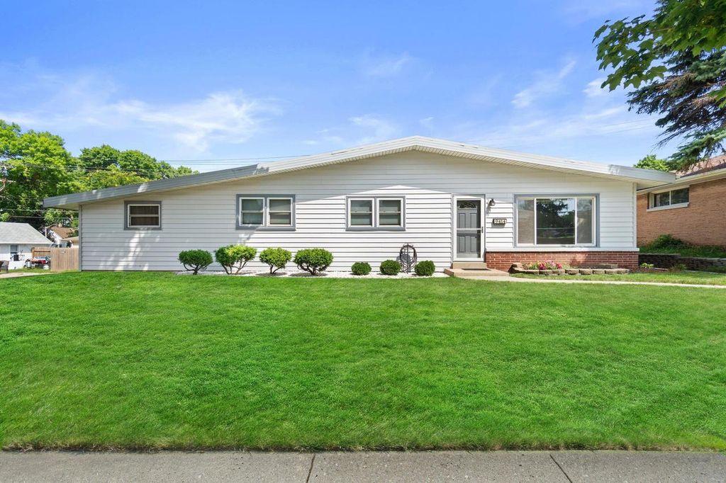 9414 W Oklahoma AVENUE, West Allis, WI 53227