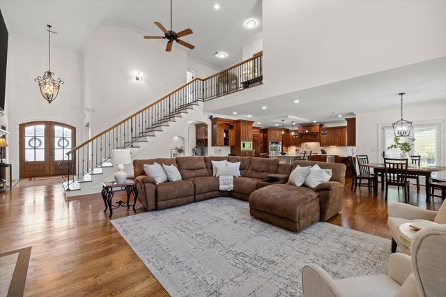 2023 River Bluff Drive, Hixson, TN 37343