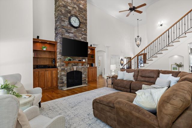 2023 River Bluff Drive, Hixson, TN 37343