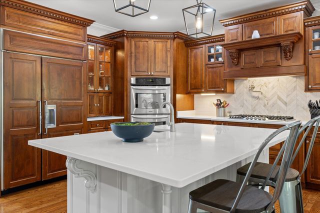 2023 River Bluff Drive, Hixson, TN 37343