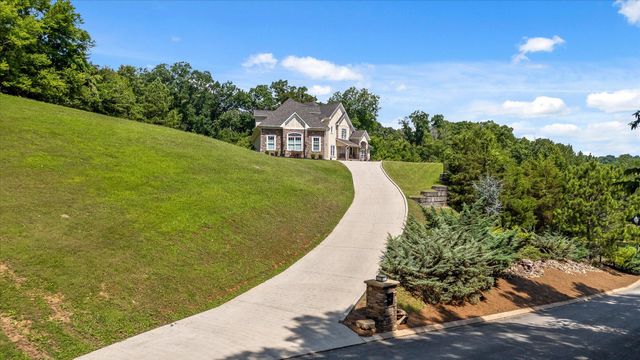 2023 River Bluff Drive, Hixson, TN 37343