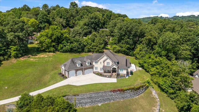 2023 River Bluff Drive, Hixson, TN 37343