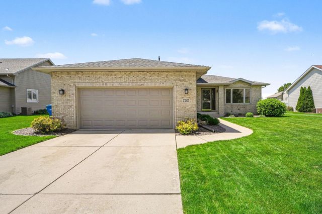 732 Sunflower Lane, Dyer, IN 46311