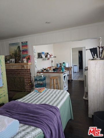 14137 Hamlin Street, Los Angeles, CA 91401