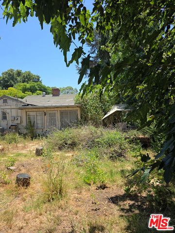 14137 Hamlin Street, Los Angeles, CA 91401
