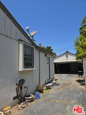 14137 Hamlin Street, Los Angeles, CA 91401