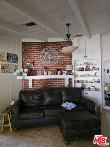 14137 Hamlin Street, Los Angeles, CA 91401