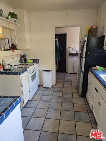 14137 Hamlin Street, Los Angeles, CA 91401