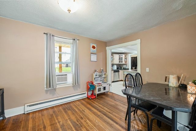 138 Charlton St, Southbridge, MA 01550