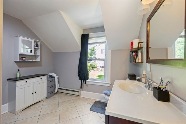 138 Charlton St, Southbridge, MA 01550