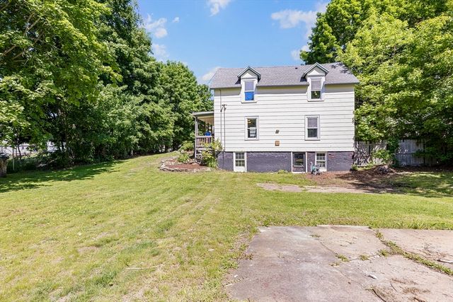 138 Charlton St, Southbridge, MA 01550