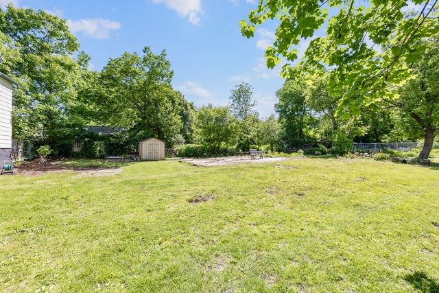 138 Charlton St, Southbridge, MA 01550