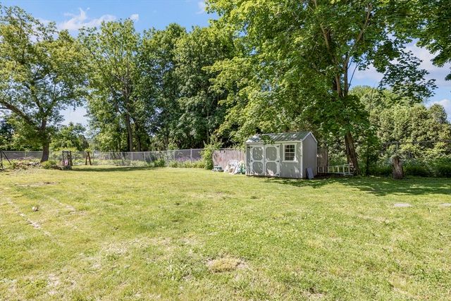 138 Charlton St, Southbridge, MA 01550
