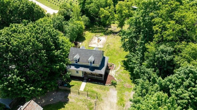 138 Charlton St, Southbridge, MA 01550