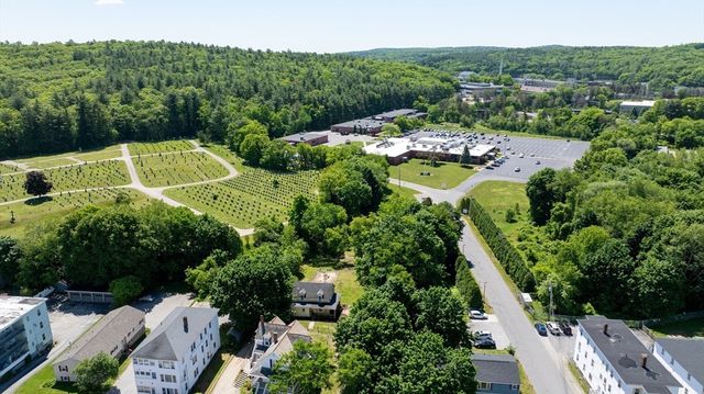 138 Charlton St, Southbridge, MA 01550