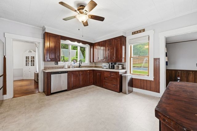 2 Mill St, Brookfield, MA 01506