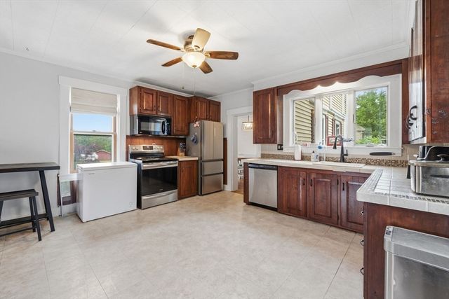 2 Mill St, Brookfield, MA 01506