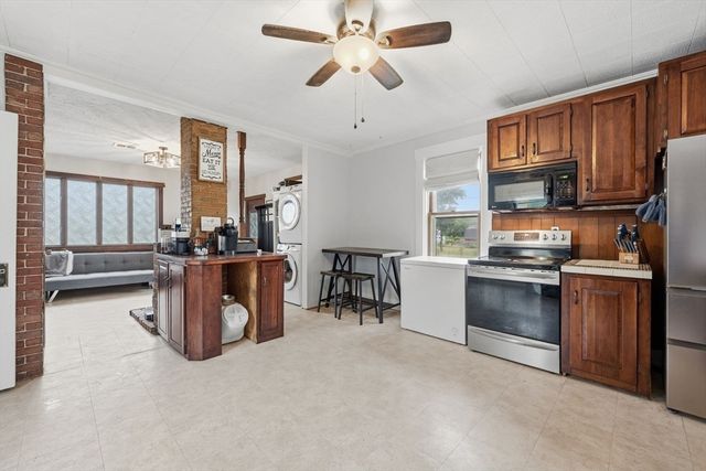 2 Mill St, Brookfield, MA 01506