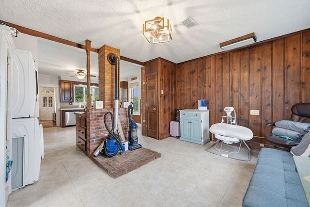 2 Mill St, Brookfield, MA 01506