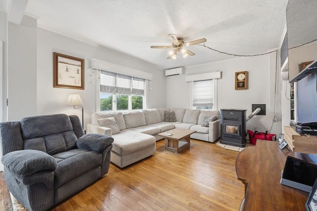 2 Mill St, Brookfield, MA 01506