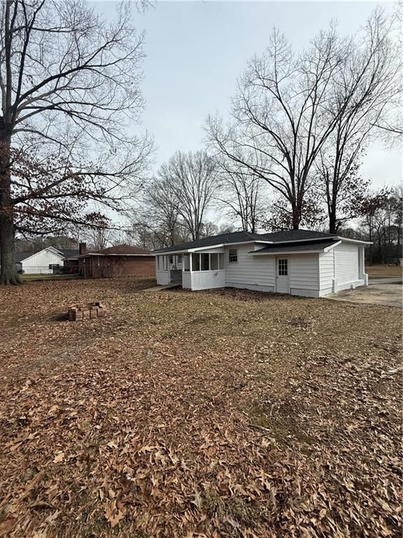 Image 14 of property listing at 108 rips Road, Calhoun, GA 30701