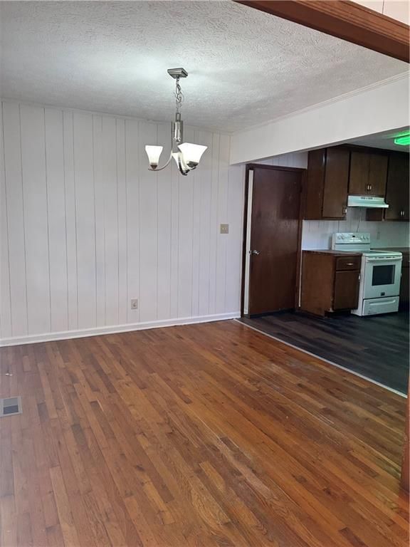 Image 5 of property listing at 108 rips Road, Calhoun, GA 30701