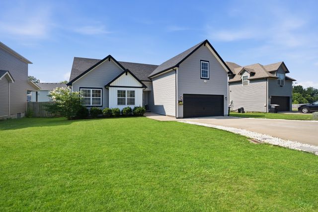1871 Rains Rd, Clarksville, TN 37042