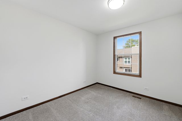1343 Seabury Circle, Carol Stream, IL 60188