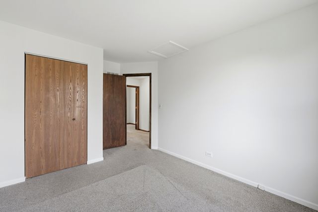 1343 Seabury Circle, Carol Stream, IL 60188