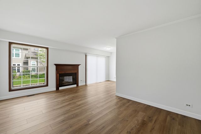 1343 Seabury Circle, Carol Stream, IL 60188
