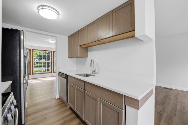 1343 Seabury Circle, Carol Stream, IL 60188