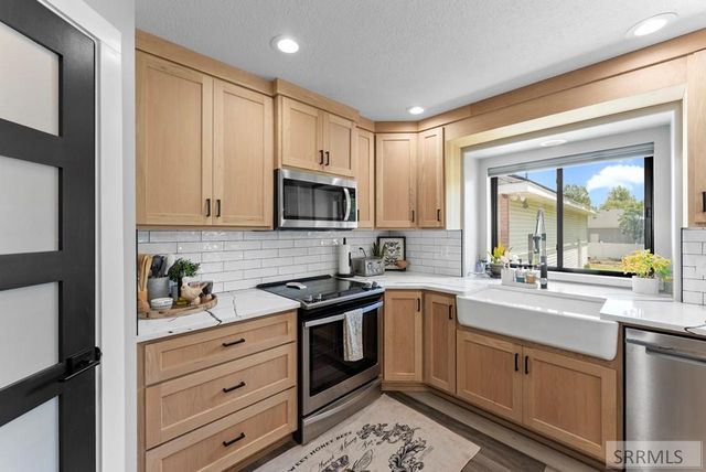 3835 S Taylorview Lane, Ammon, ID 83406