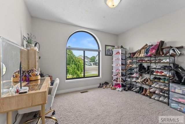 3835 S Taylorview Lane, Ammon, ID 83406