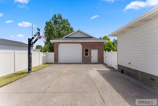 3835 S Taylorview Lane, Ammon, ID 83406