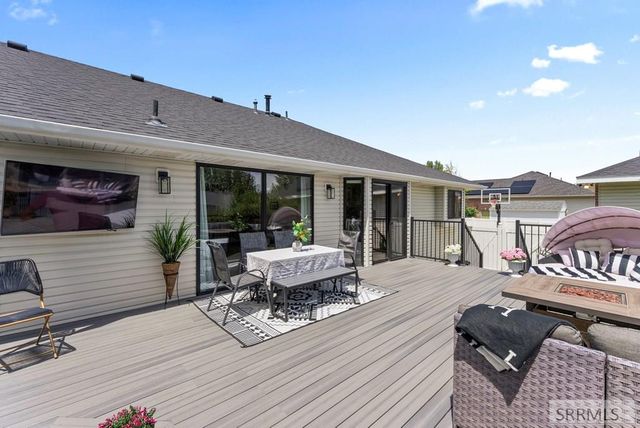 3835 S Taylorview Lane, Ammon, ID 83406