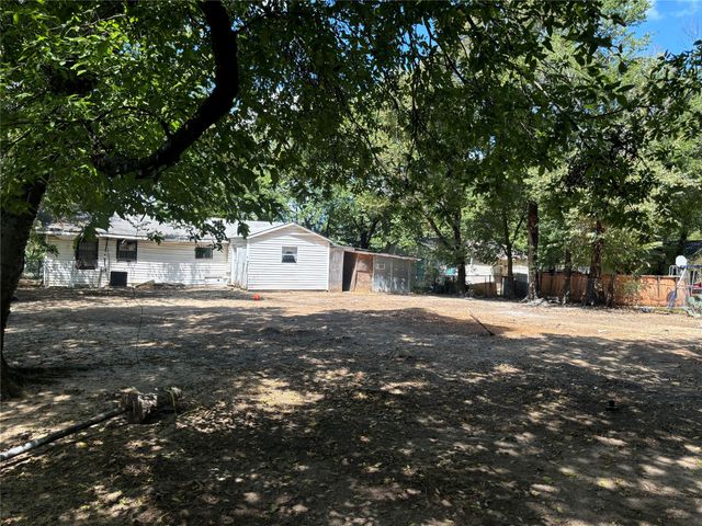 918 Local Vista Drive, Dallas, TX 75217