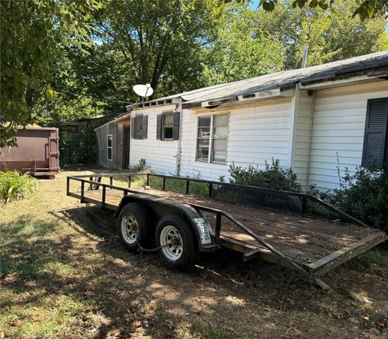 918 Local Vista Drive, Dallas, TX 75217