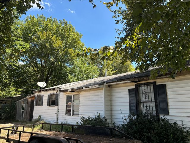 918 Local Vista Drive, Dallas, TX 75217